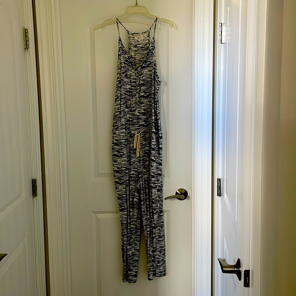 NWOT Lou & Grey racerback romper, size small